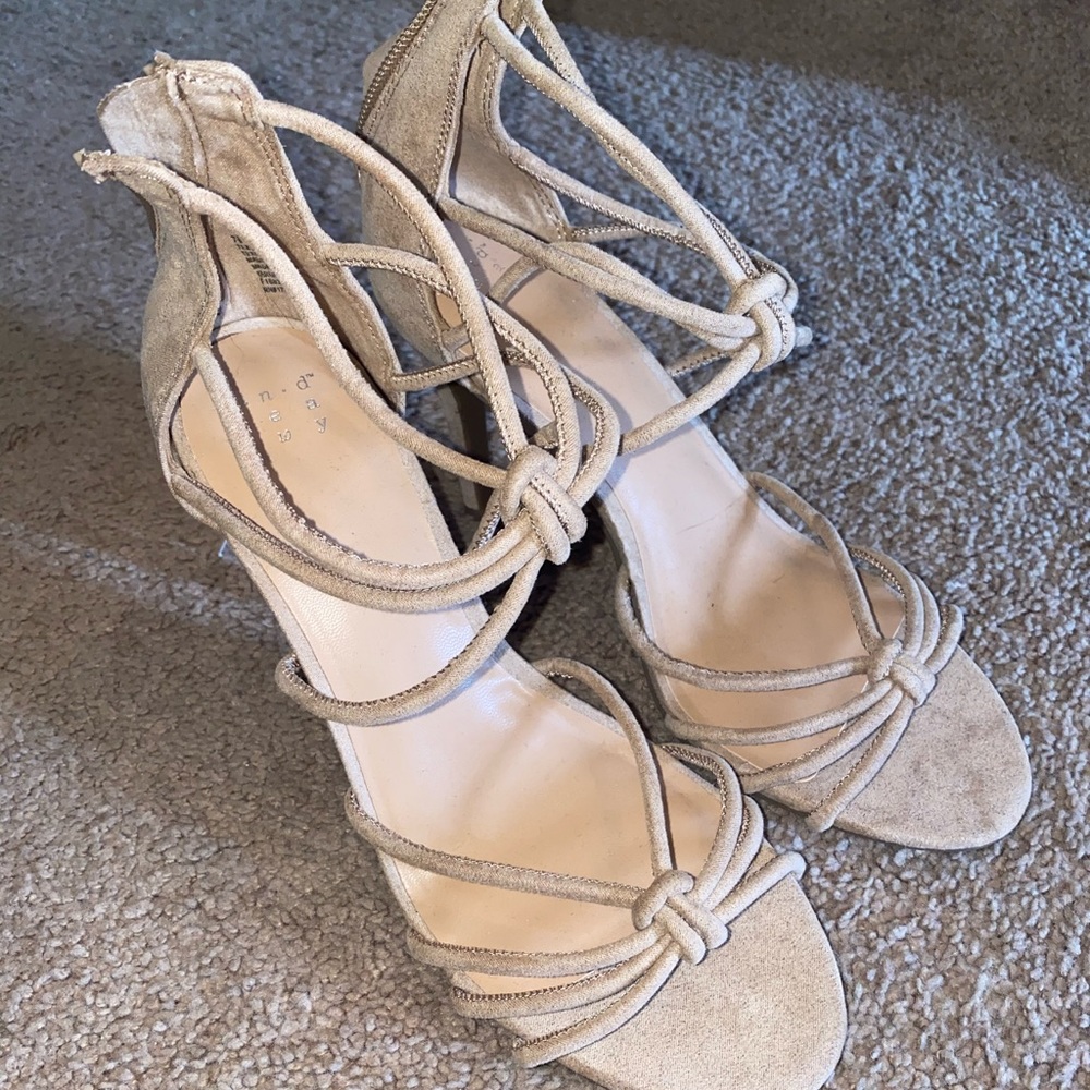 Tan Heels! NWT!